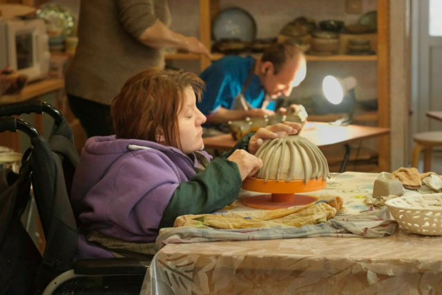 В керамической мастерской 