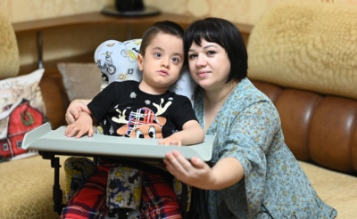 Больной мальчик с мамой