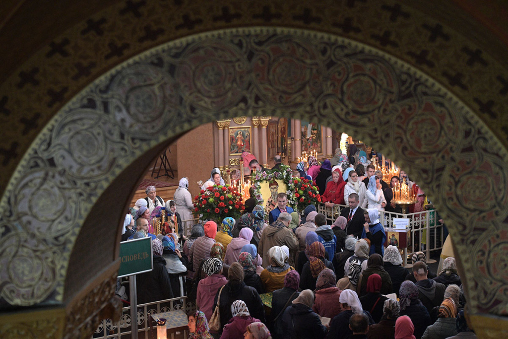 В Казанском храме Воскресенского Новодевичьего монастыря в Санкт-Петербурге, куда были доставлены мощи святителя Спиридона Тримифунтского