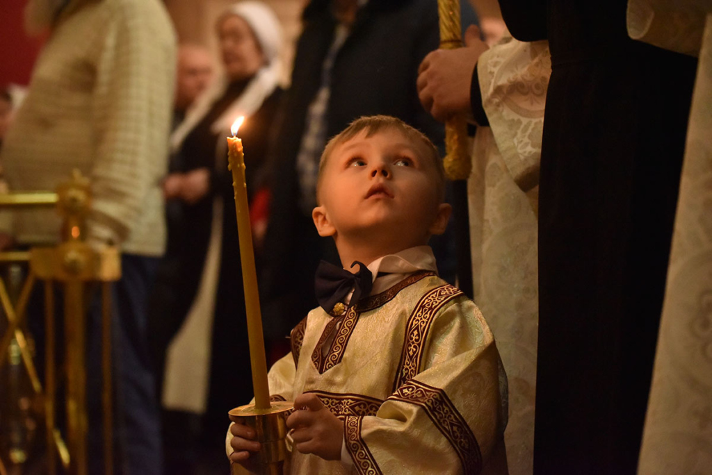 Рождественское богослужение в православном кафедральном соборе Вознесения Господня в Алматы