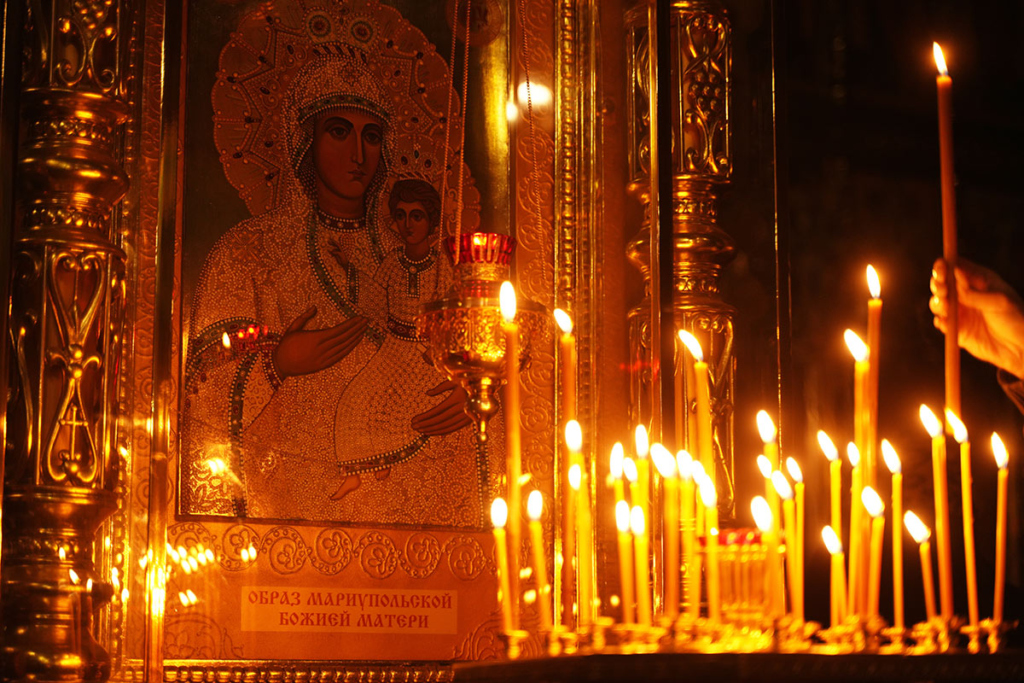 Рождественская служба в Свято-Никольском соборе в Мариуполе