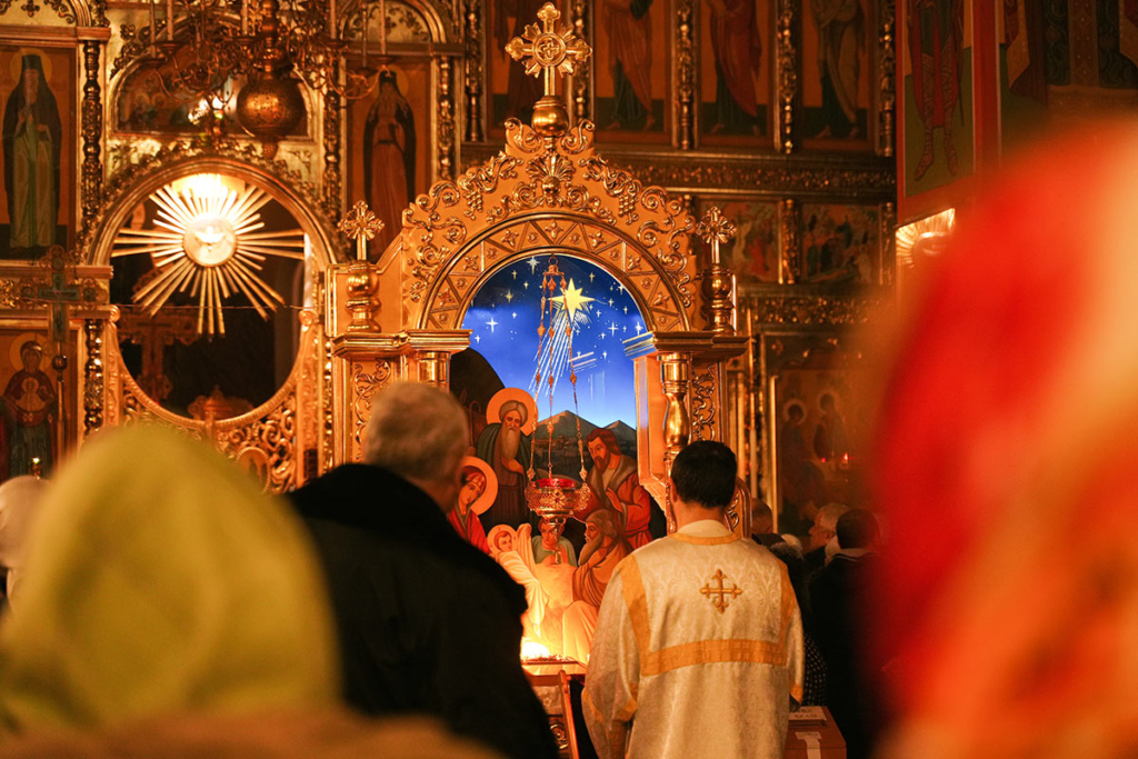 Рождественская служба в Свято-Никольском соборе в Мариуполе