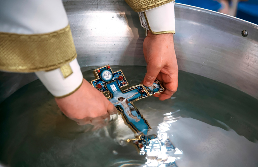 В Преображенском кафедральном соборе Якутска в канун праздника Крещения Господнего