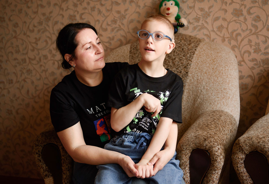 мама с мальчиком с ДЦП