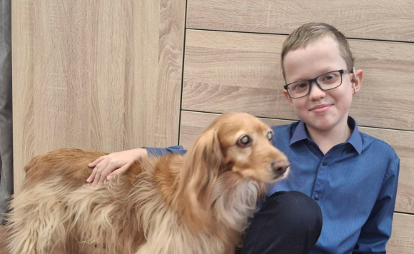 Мальчик с собакой