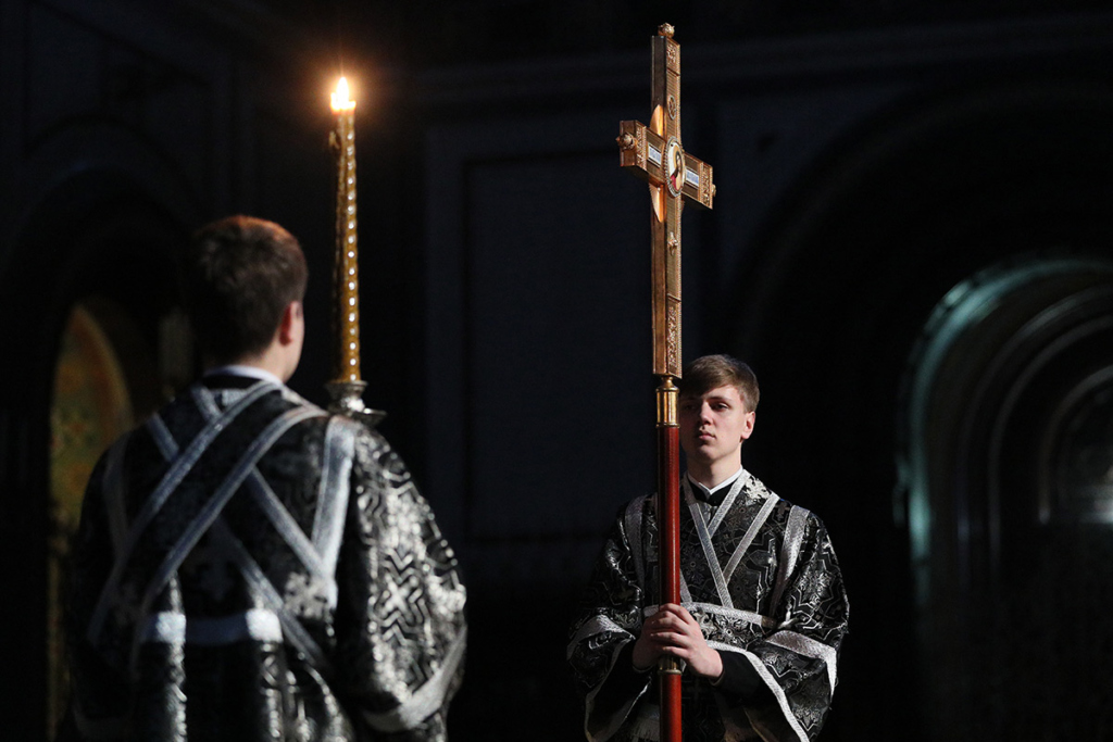 Чтение Великого покаянного канона преподобного Андрея Критского и жития преподобной Марии Египетской («Мариино стояние») в храме Христа Спасителя