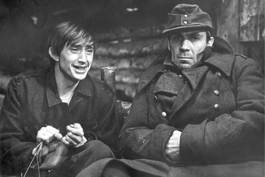 Кадр из фильма «Проверка на дорогах», актеры Николай Бурляев и Владимир Заманский. Режиссер: Алексей Герман, 1971 год