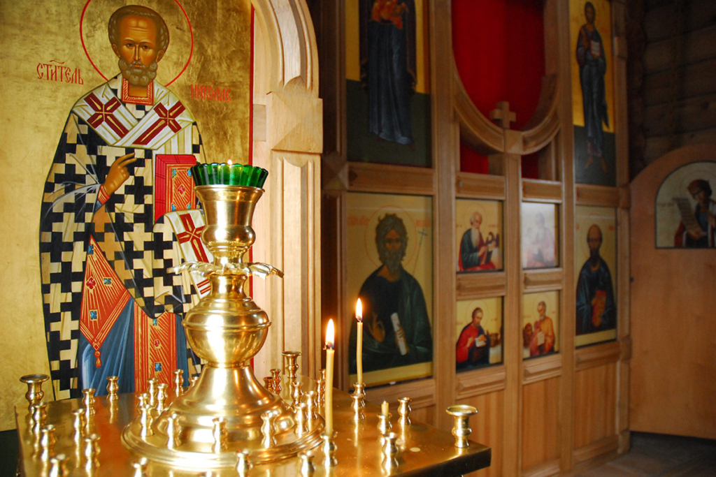 Внутри церкови Святой Троицы. Антарктида