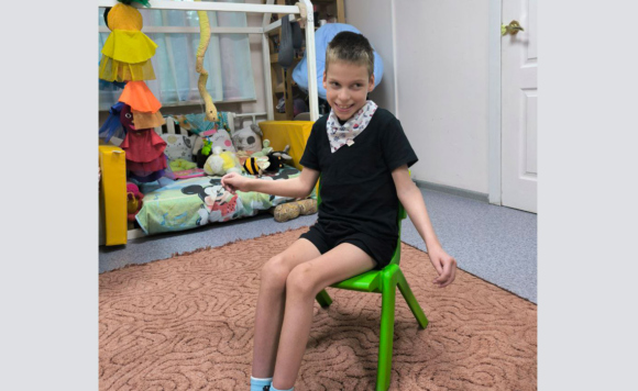 Мальчик с ДЦП а реабилитационном центре