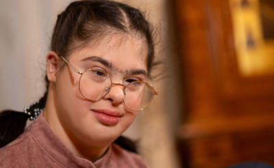 Портрет девочки с синдромом Дауна