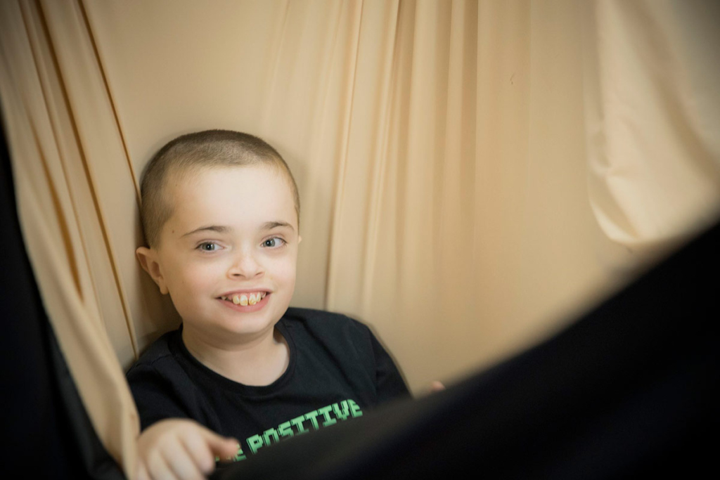 Мальчик в гамаке