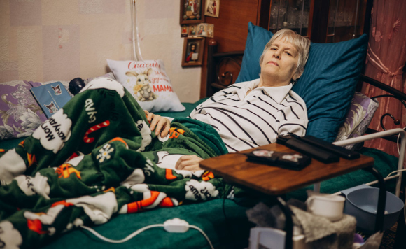 Лежащая женщина