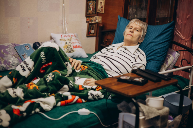 Лежащая женщина