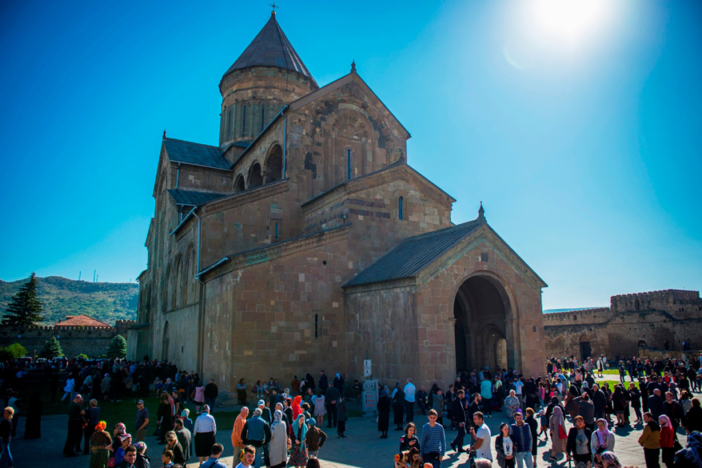 во время праздника Мцхетоба-Светицховлоба на территории кафедрального собора Светицховели