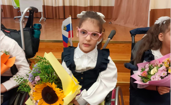 Девочка на инвалидной коляске 1 сентября