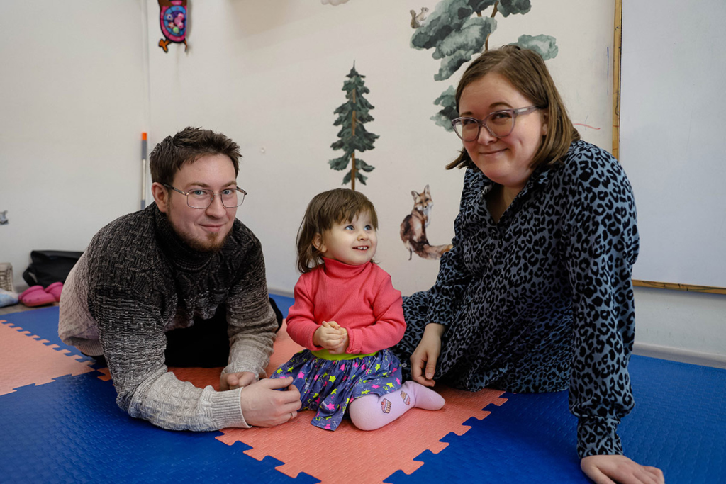 Портрет семьи - мама, папа, дочка