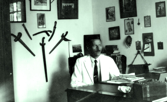 Владимир Александрович Петрушевский на острове Ява. 1934 год