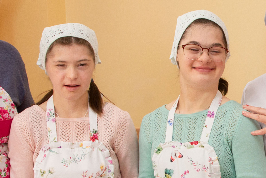 Портрет двух девочек