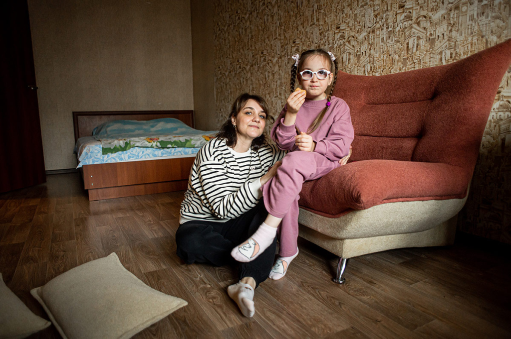 Мама с дочкой 