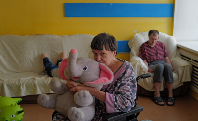 Подопечные ПНИ с мягкими игрушками