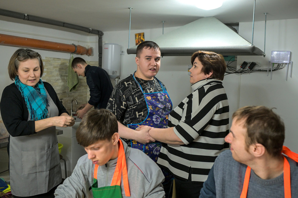 В керамической мастерской 