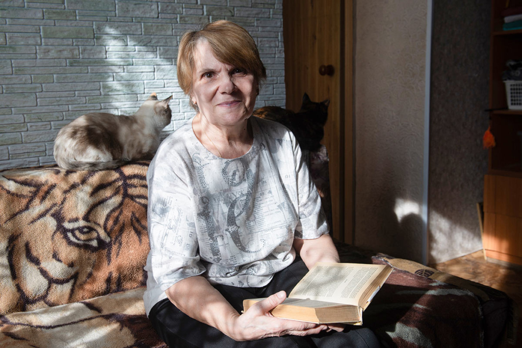 Портрет женщины с книгой 