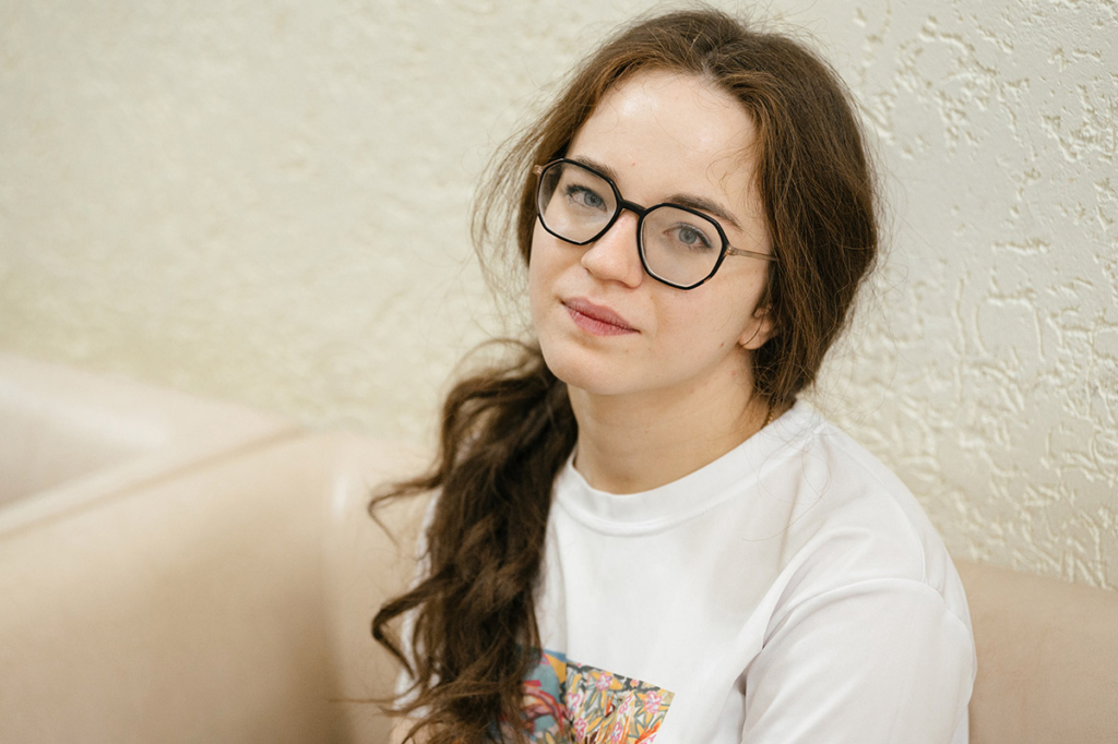 Портрет молодой девушки