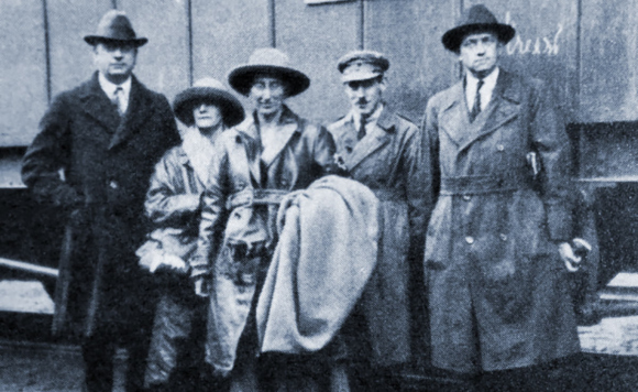 Американские и английские квакеры едут в Бузулук, 1923. Слева направо Вилбур Томас, Доротея Дант, Рут Фрай, Эдвард Боллс и Уолтер Уайлдман