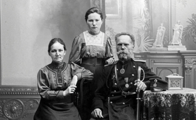 Нина Кузнецова с родителями Алексеем и Анной