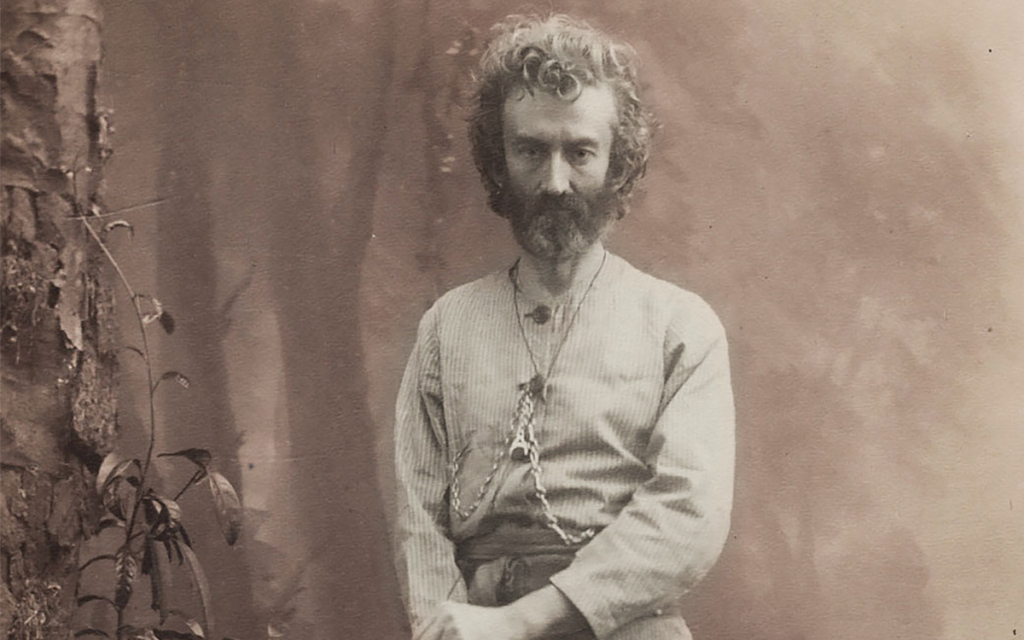 Н.Н.Миклухо-Маклай в экспедиционной одежде. Фотография В.И. Классена. Научный архив РГО