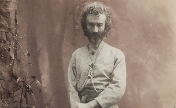 Н.Н.Миклухо-Маклай в экспедиционной одежде. Фотография В.И. Классена. Научный архив РГО