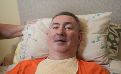 Портрет больного лежачего мужчины