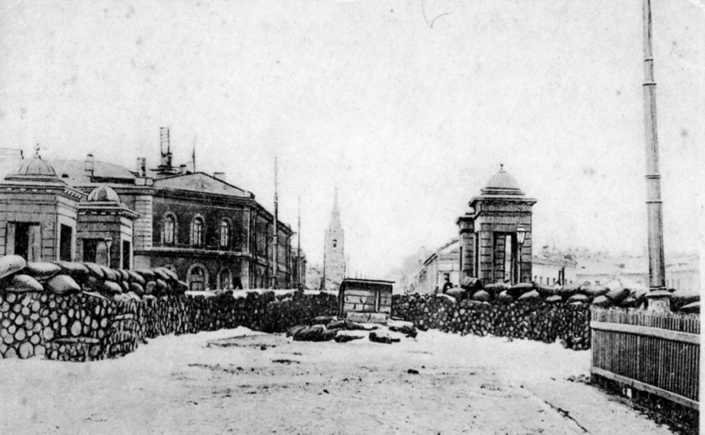 Оборона Петрограда в дни наступления Юденича (1919 г.). Баррикада у Калинкина моста