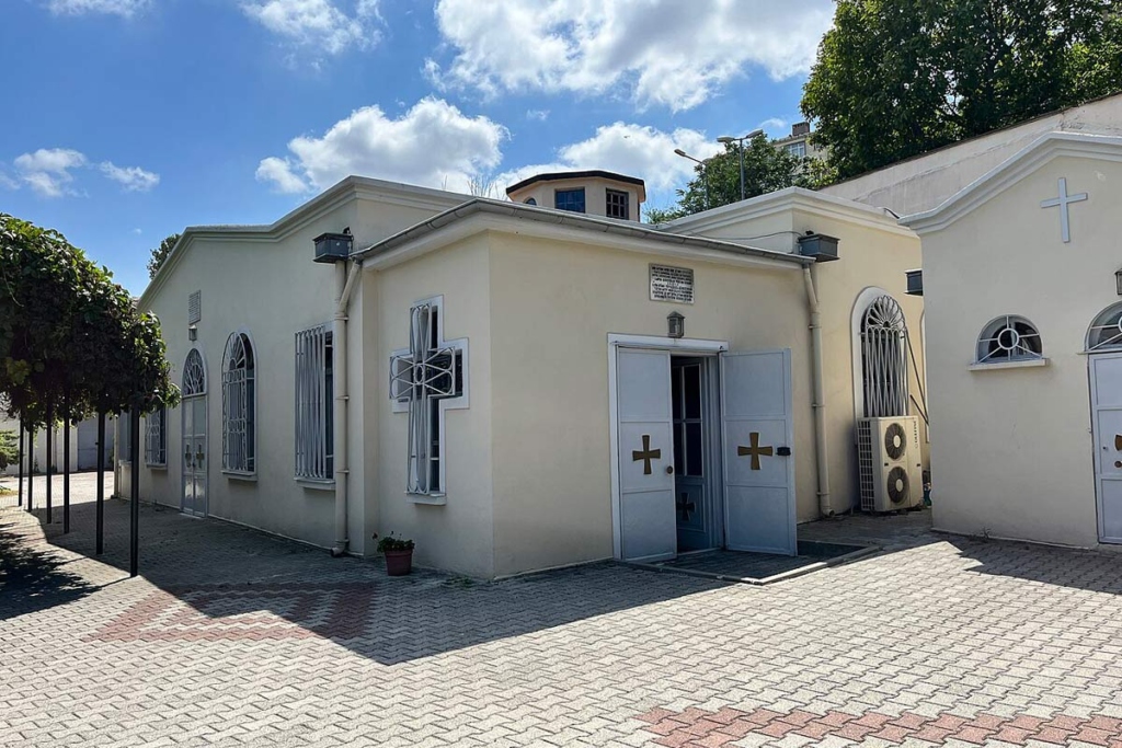 Современная церковь на месте византийского храма
